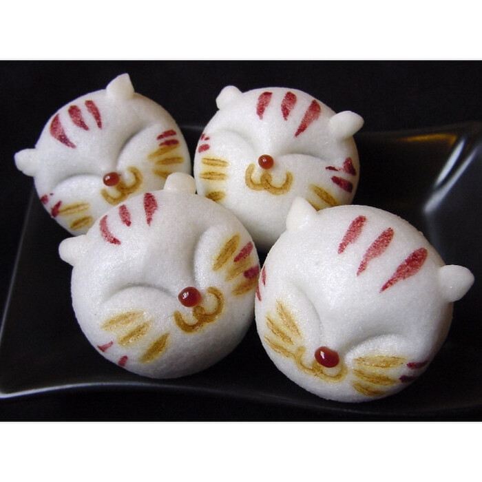 2:あわ家惣兵衛の「幸せを運ぶ和菓子 ねこ饅」
