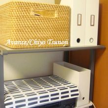 PC周りの書類、テーマは「NOW!」