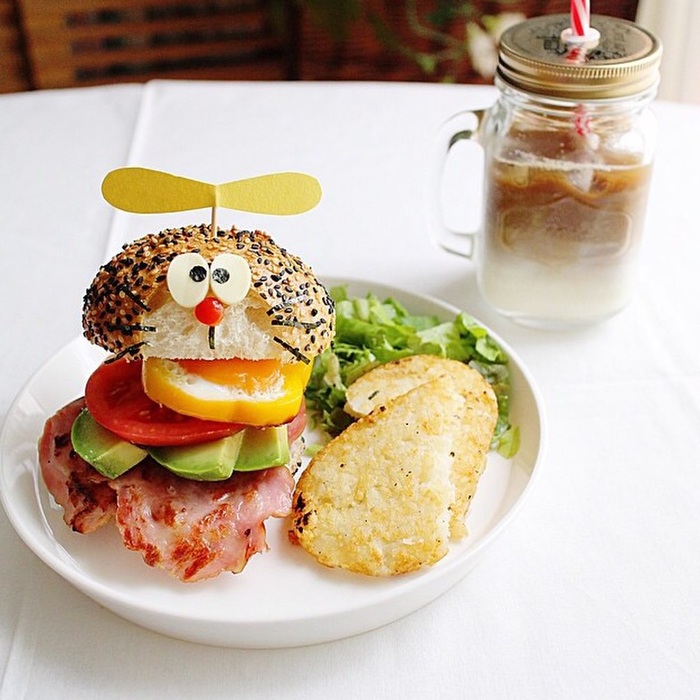 好きな具を挟んじゃおう!ドラえもんバーガー♡