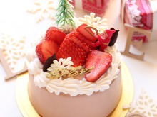 2色のクリームで☆デコレーションケーキを華やかに!