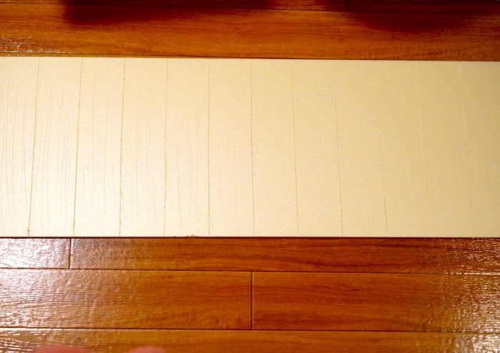 手順1.発泡スチロールに均等にきりで傷をつける