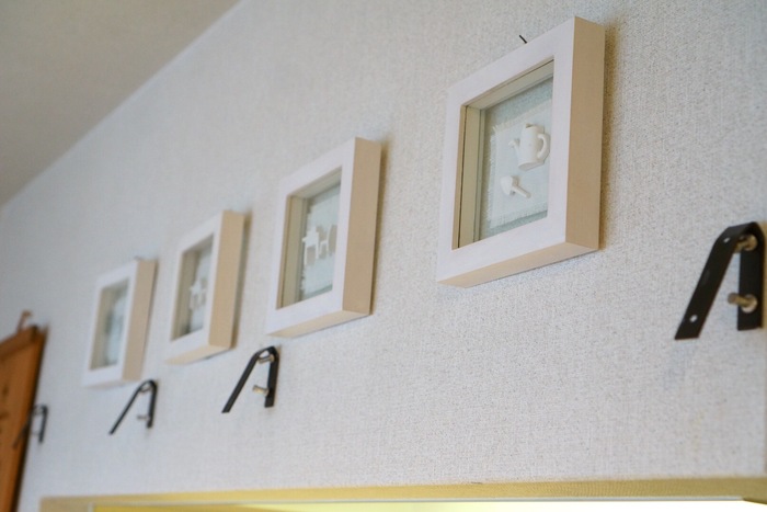 手順7.ブラケットを間隔をあけてとりつける。