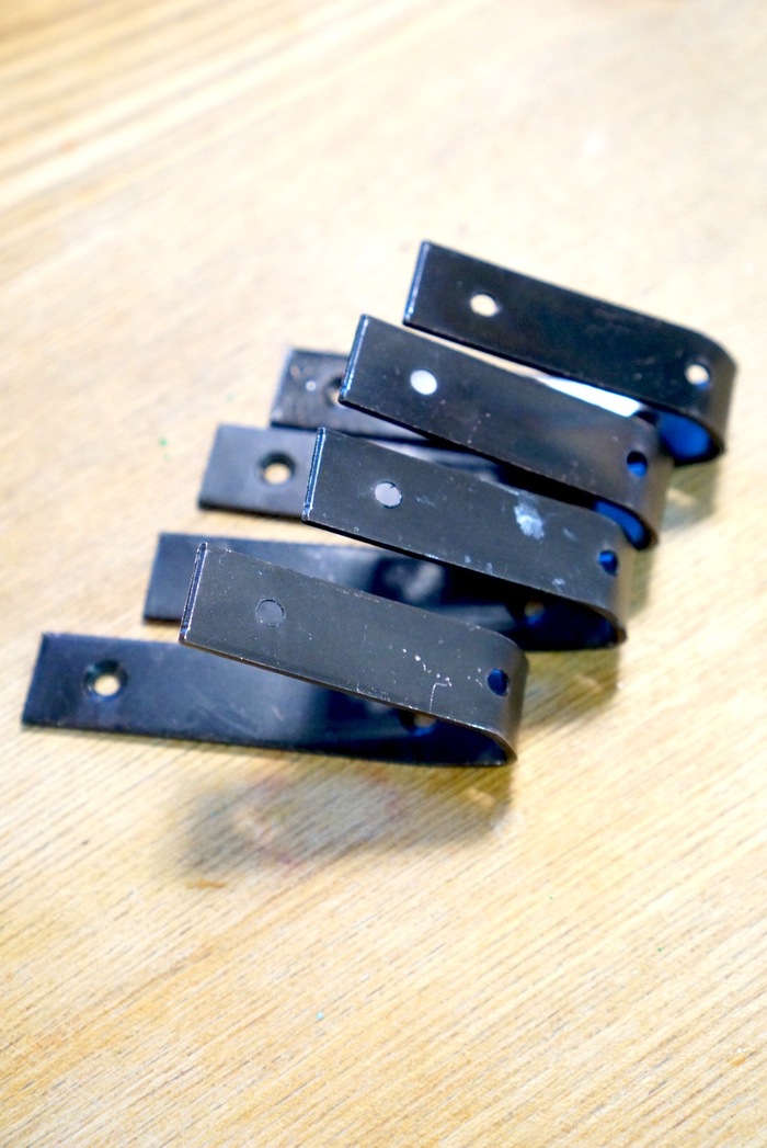 手順5.ブラケットを曲げる