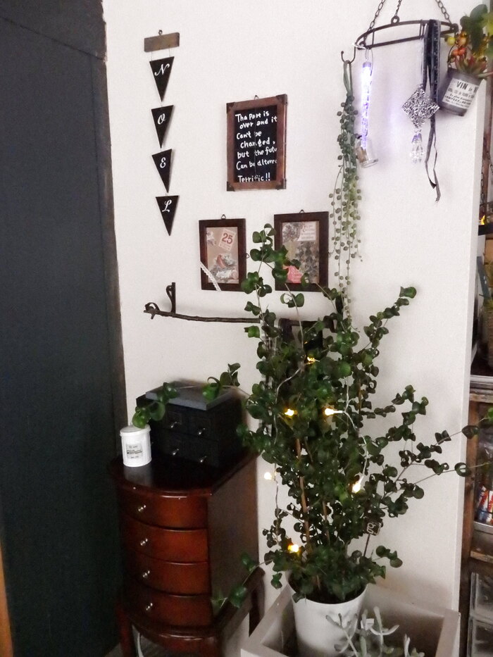 和室の隅のクリスマスデコレーション