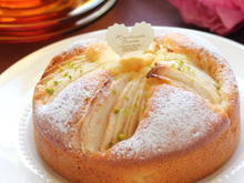 混ぜて乗せて焼くだけ!旬のおいしい♡リンゴのケーキ