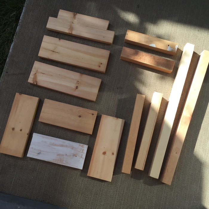 木材をカット、準備する