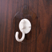 安心してください、貼ってますから!外れがちな吸盤を付ける補助シールがめちゃ便利