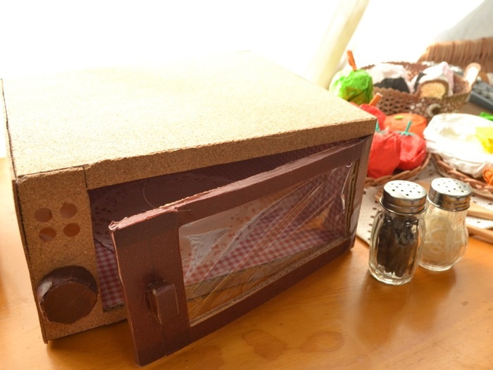 ダンボールで作る!子どものおままごと電子レンジ*