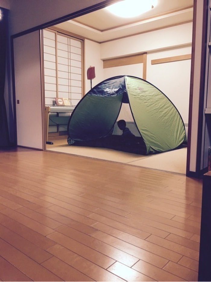 2️⃣夕方からは家の中でキャンプごっこをします