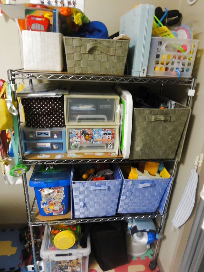 カゴにゴチャゴチャおもちゃを無印良品でスッキリ!!