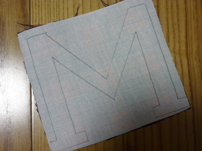 生地をカットする