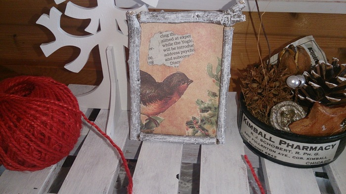 簡単!拾ってきた小枝と100均材料で作るシャビーなクリスマスミニフレーム