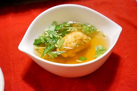 明石焼き風にだし汁を用意