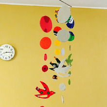 ハギレとカーペットでモビール作り