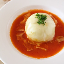 WMFの圧力鍋DE丸ごと玉ねぎのトマトスープ
