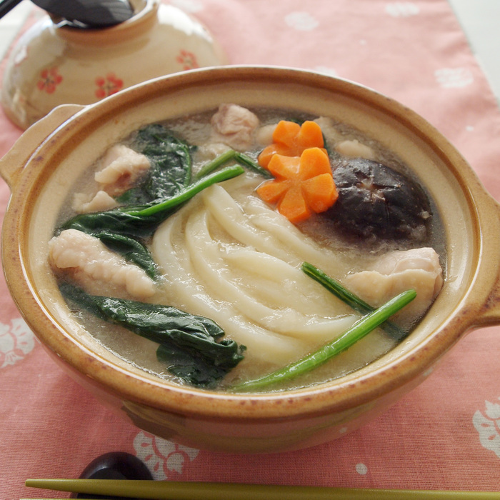 うどんが主役のアツアツひとり鍋！「鶏おろしうどん鍋」