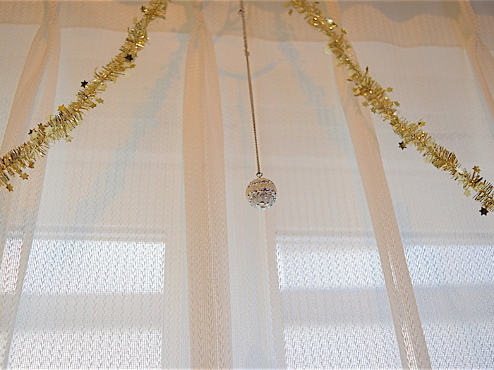 グルーデコネックレスをサンキャッチャーに