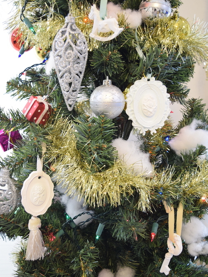 手作りのオブジェでクリスマスツリーをセンスアップ!
