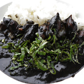 レトルト×レトルトで簡単!おうちでオシャレ~な♪「簡単イカスミカレー」