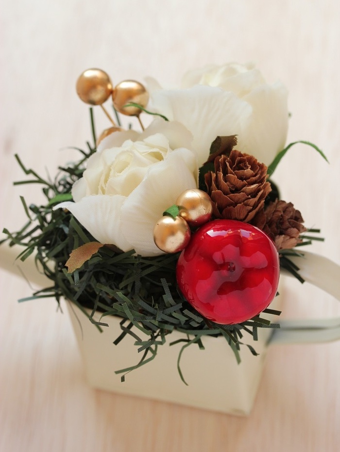 最後にゴールドのピックをバランスよく入れて