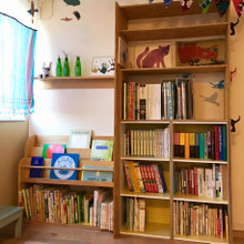 本は分類しすぎないで並べ、子どもが色々なことに興味を持つようにしよう☆