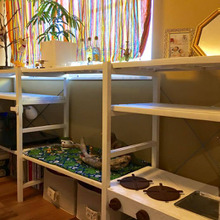 飾るものとしまうもので、棚ごとにおもちゃを分けてお片づけ☆