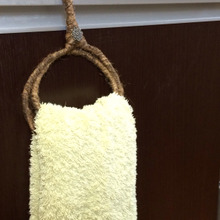 0円壊れない!形を変えられるキッチンタオルハンガー