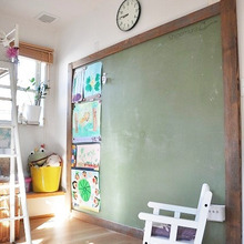 子どもの作品、大きな作品はドーンと飾ってサクッとデジタル収納です。