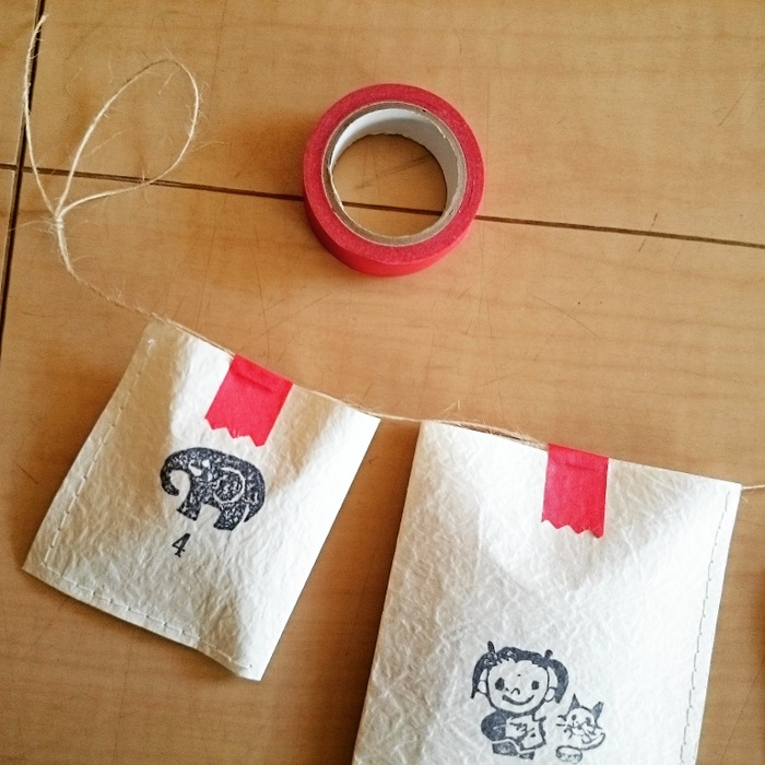 紐にマステでつけます