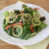 今話題のスーパーフード!「ケール」を使用したサラダ