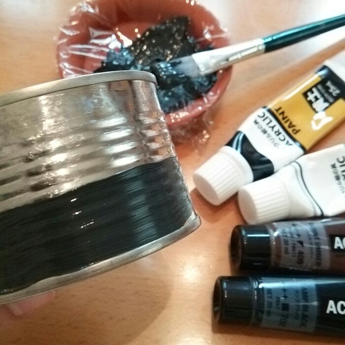 ベースの色を塗る