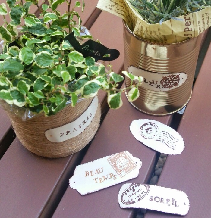 空き缶プレートでデコ