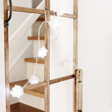 巻くだけ簡単!!100均で出来る。レースお花のクリーパーライト