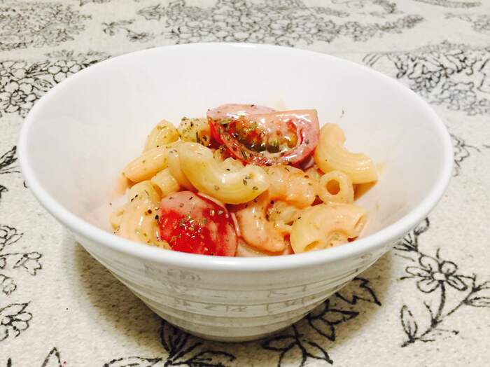 5分で完成!赤色のおかず えびマカロニサラダ