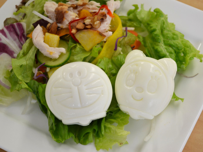 ゆでたまごが「ドラえもん」に変身!大人気100均グッズ