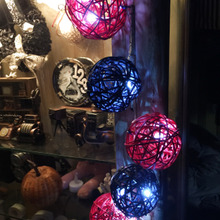 100均グッズでまんまるライト((o(。>ω<。)o))