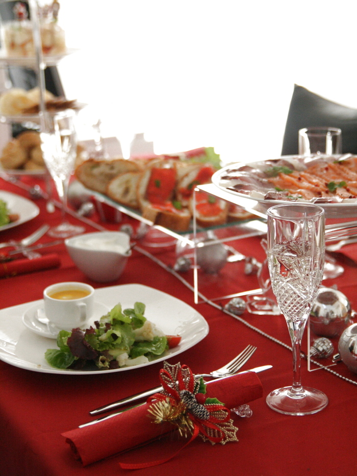 クリスマスカラーを意識した献立を!