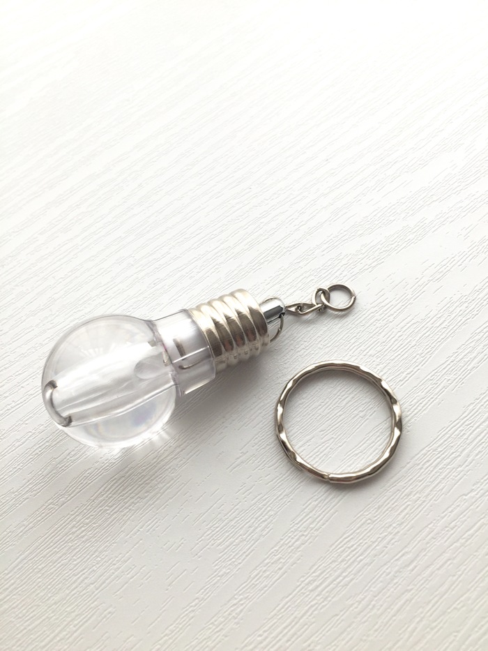 電球のフープを外す