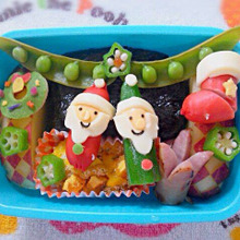 オクラサンタと赤ウィンナーサンタのガーランド弁当