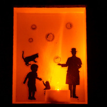 100均コレクションケースで簡単!シルエットが素敵☆インテリアライト