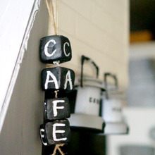 何度も描き直せる!100均粘土で♪キューブ型黒板オーナメント☆