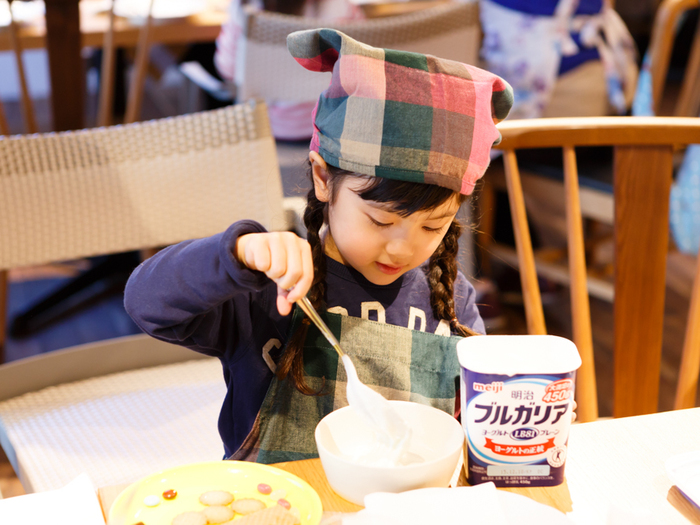年賀状作りの新定番!? 親子で味も楽しめる「おいしい」ヨーグルトアートが話題です