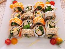 クリスマスやパーティにおすすめ!「カリフォルニアロール(塩から揚げ入り)