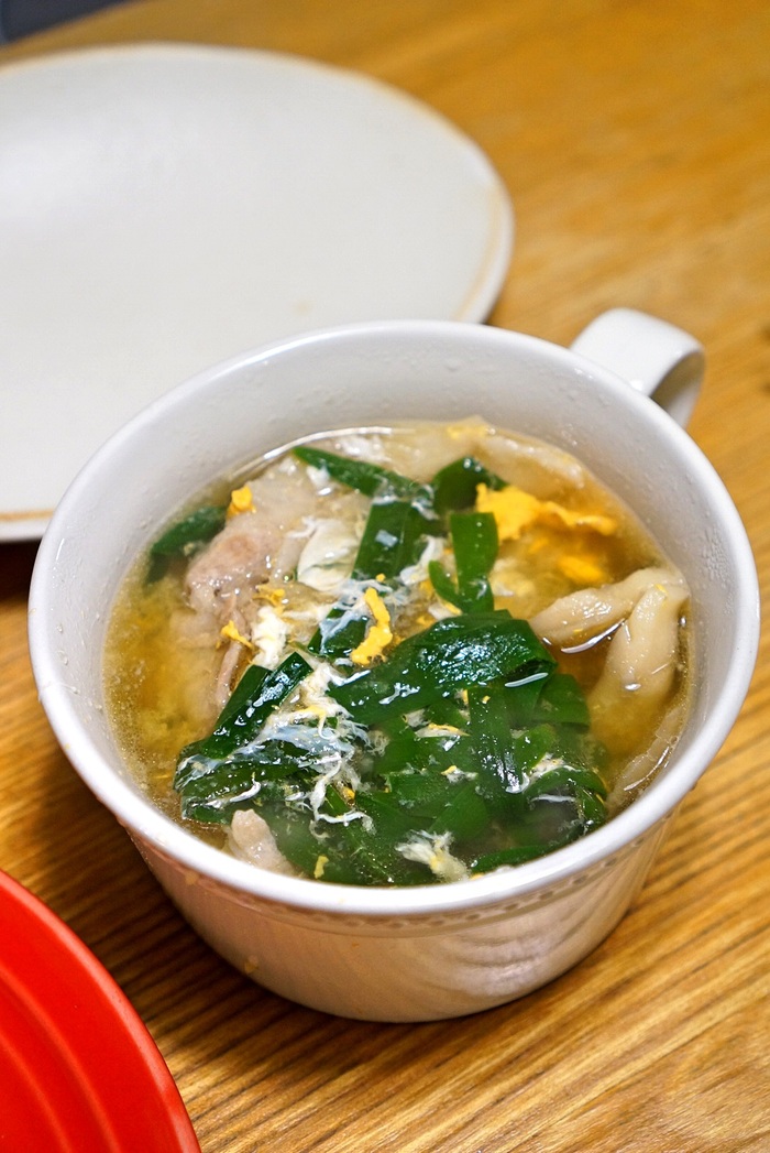 残った豚肉とニラはスープにしても!