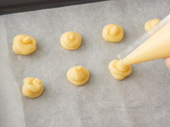 生地をしぼり出す