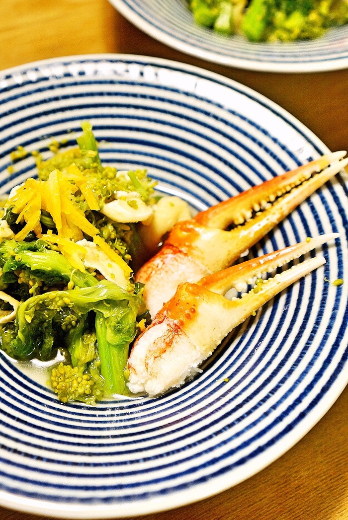 サッと茹でて和えるだけ!菜の花とかに爪の三杯酢和え