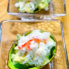 混ぜるだけ簡単!アボカドと蟹のワサマヨ和え☆