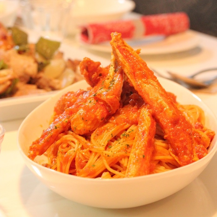 大皿でイタリアン!贅沢なズワイガニのトマトクリームパスタ☆