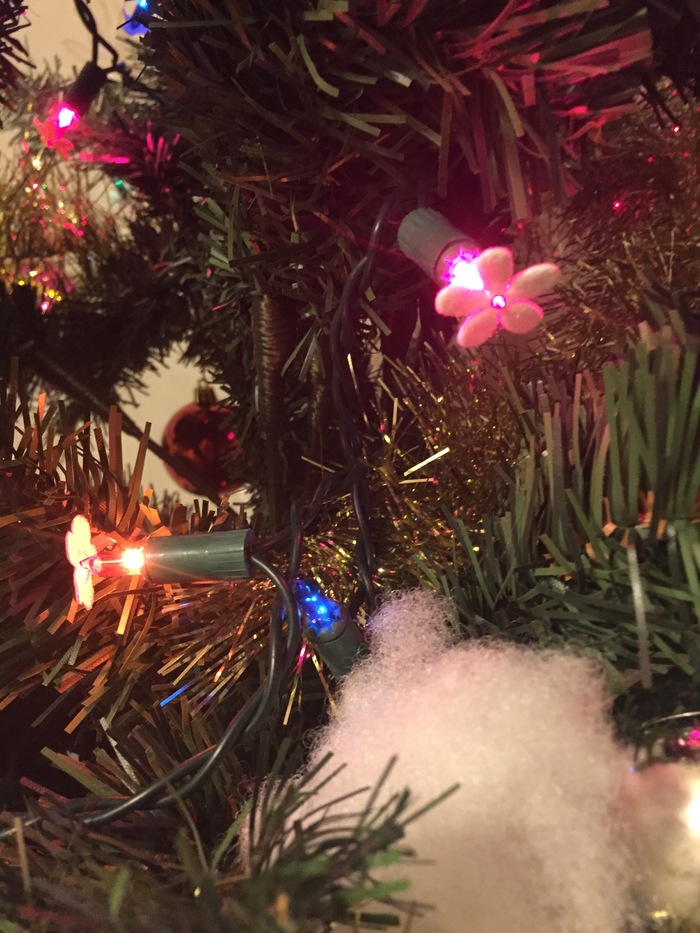 クリスマスツリーに飾ったりヘアピンにもなるフラワー