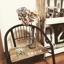 子供の椅子を100均一のまな板を使ってアンンティーク風に